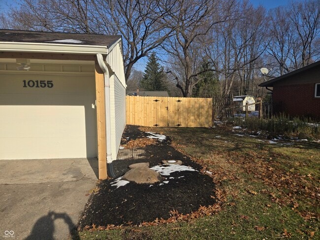 Building Photo - 10155 Orchard Park Dr W