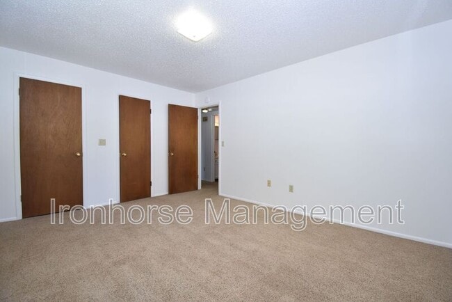 Building Photo - 411 N 16th Ave