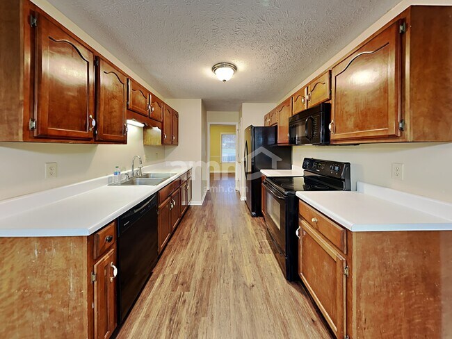 Building Photo - 214 St Lukes Ln