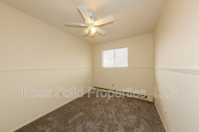 Building Photo - 4721 Hickory Pl