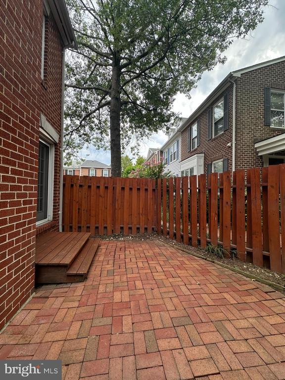 Building Photo - 2120 N Tazewell Ct