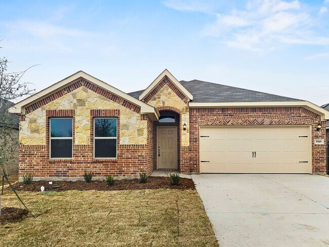 Building Photo - Stylish New Build with Luxury Finishes – M...