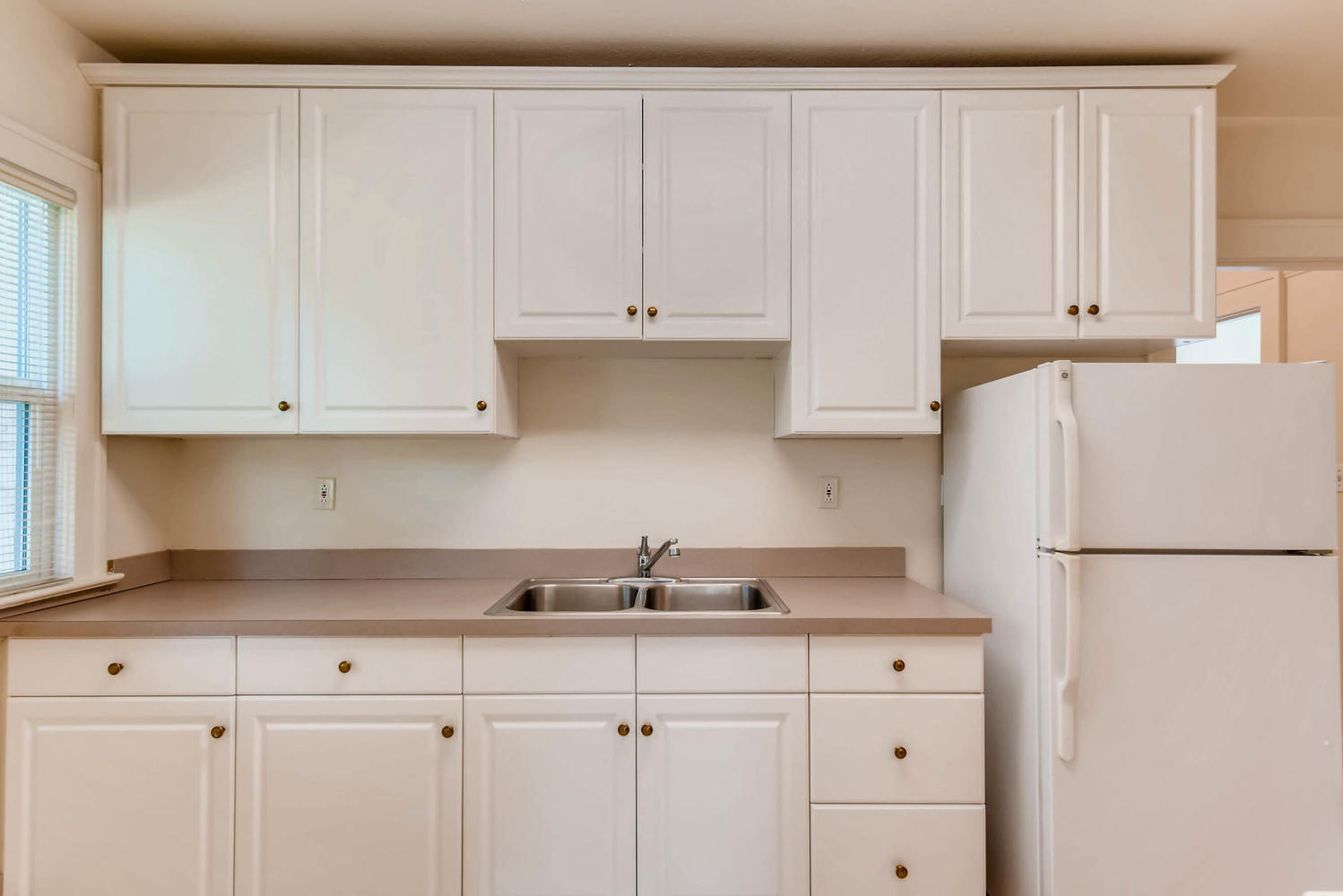 Building Photo - 5134 SE Hawthorne Blvd