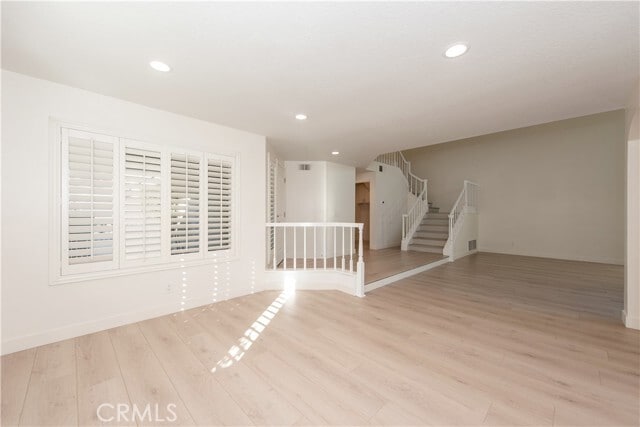 Building Photo - 45 Cedarlake