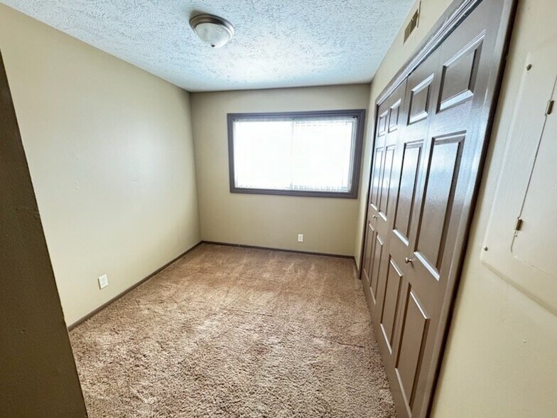 Building Photo - 1800 Knox St