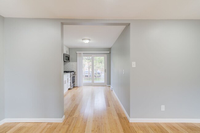 Building Photo - Minutes from I-170. Ask about our Move in ...