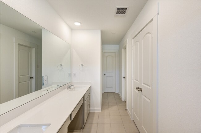 Building Photo - 11910 De Carvalho Ln
