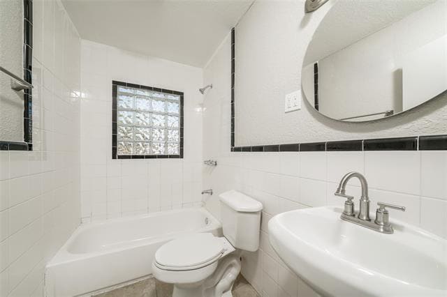 Building Photo - 2937 Larry Dr