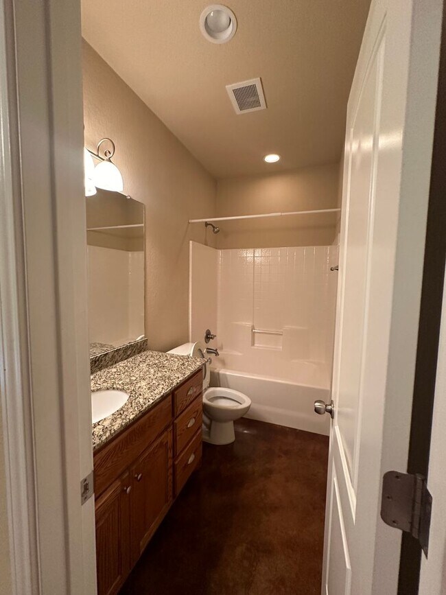 Building Photo - 1418 S 10th St