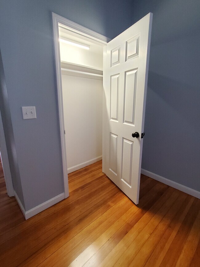 Building Photo - 38 Tuttle St