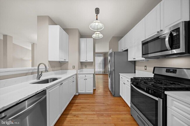 Building Photo - 46188 Cecil Terrace