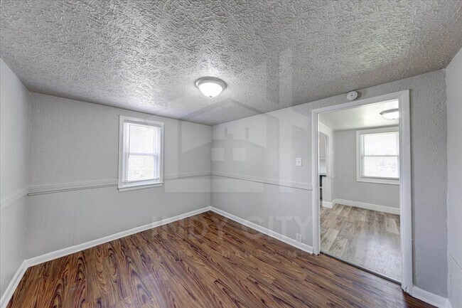 Building Photo - 1102 Worcester Ave