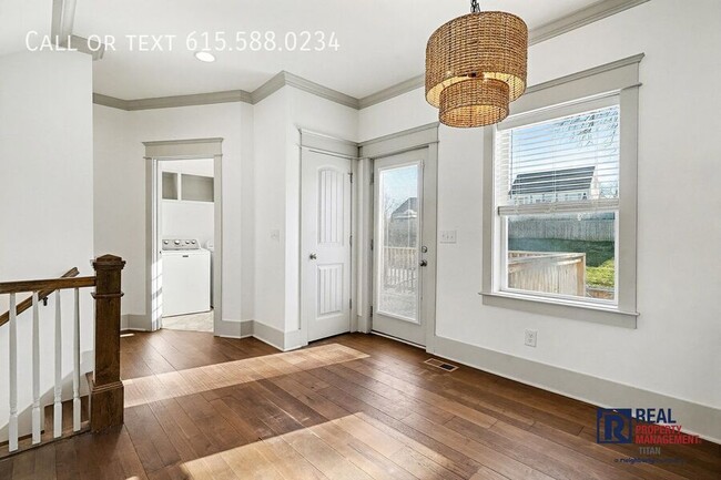 Building Photo - 124 8th Ave