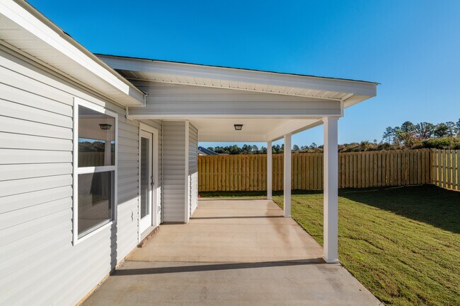 Building Photo - 8164-8164 Snelling Dr