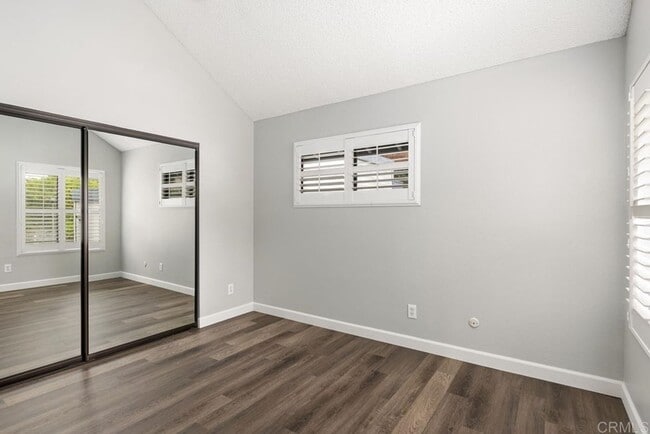 Building Photo - Fully Remodeled Gem in Bonita Villas