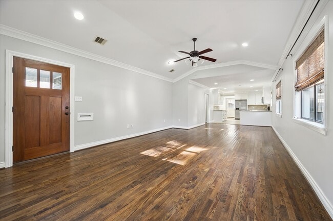 Building Photo - 932 Pizer St