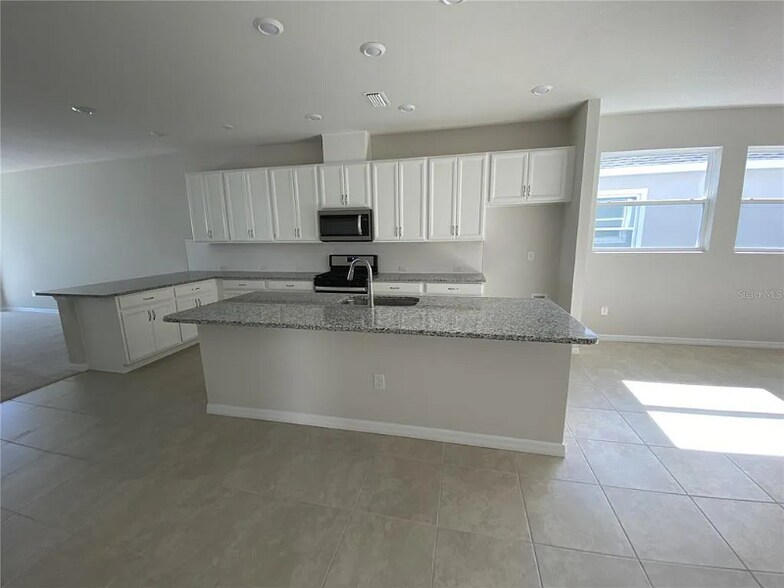 Building Photo - 5659 Del Coronado Dr