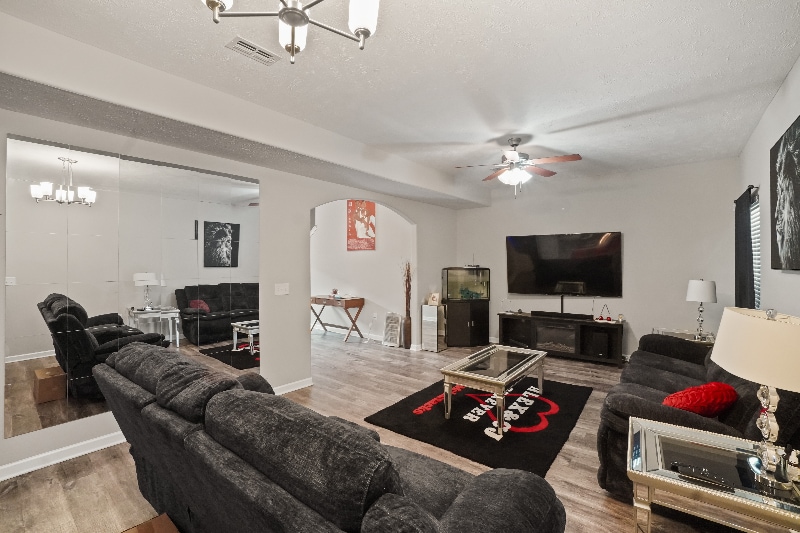Building Photo - 1728 Sunray Dr