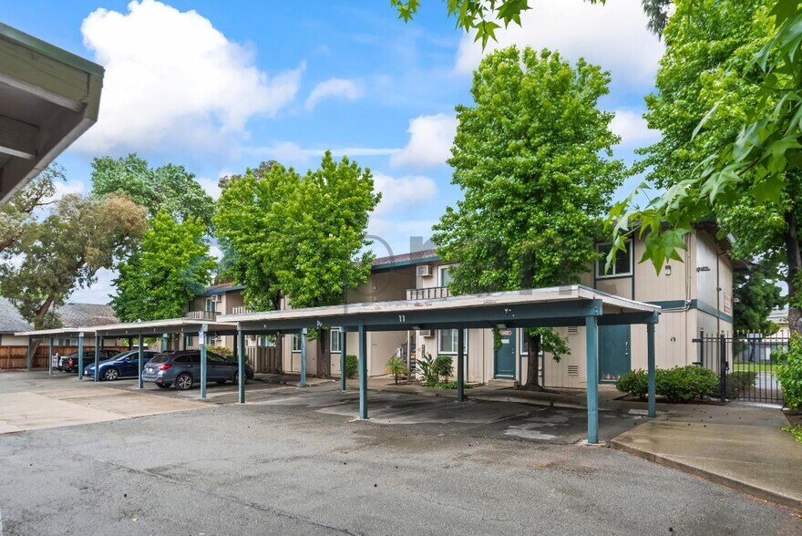 Building Photo - Unit 115