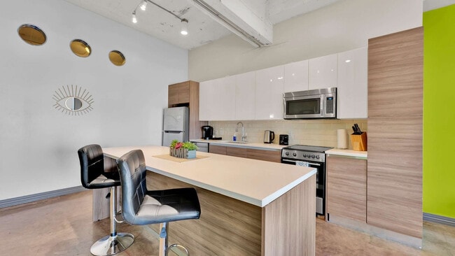 Building Photo - 500 S Ervay St