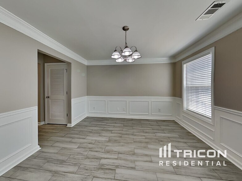 Building Photo - 1806 Dalton Way