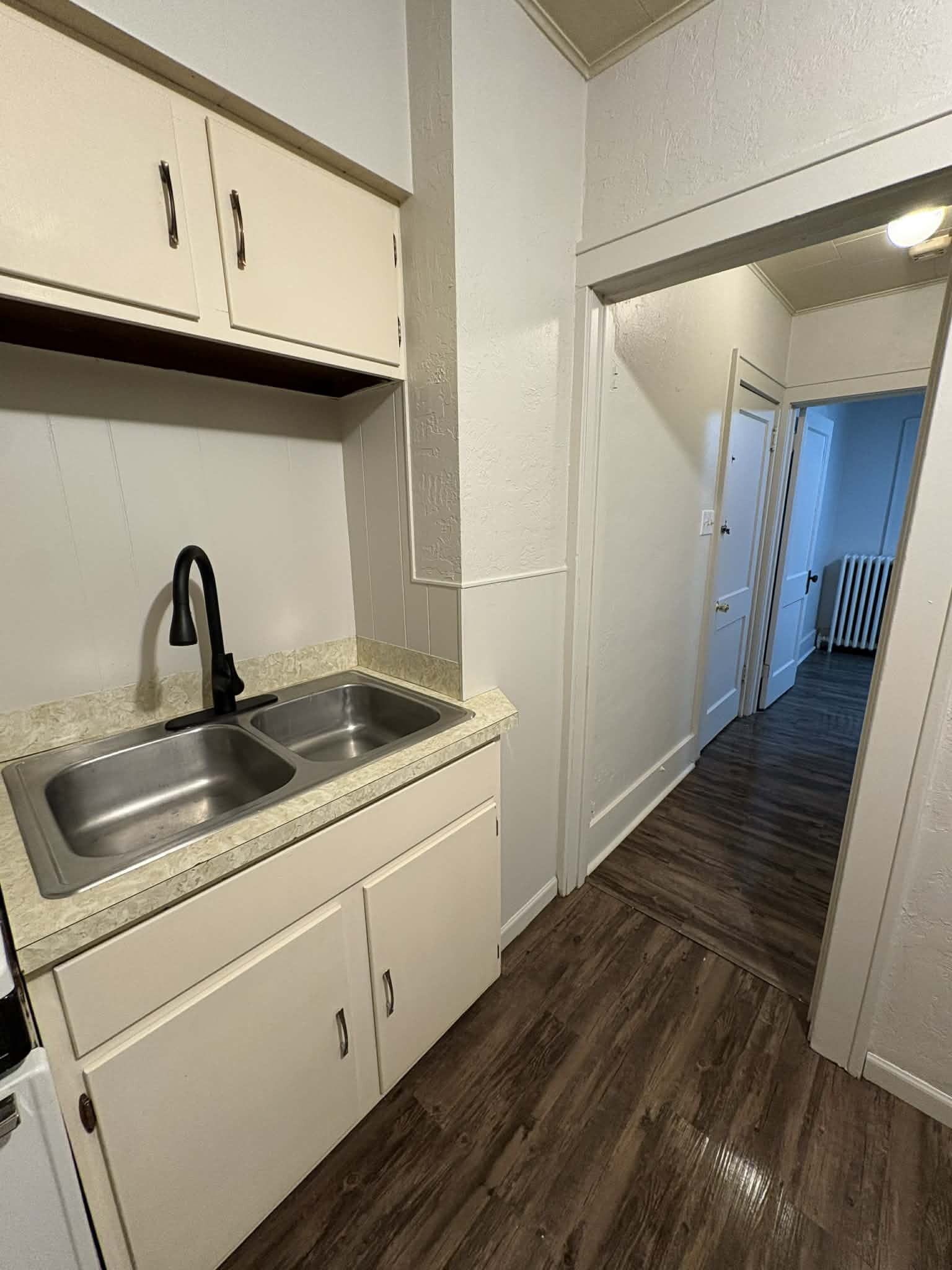 Building Photo - 709 28th St