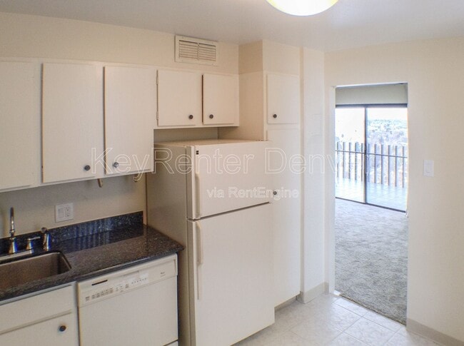 Building Photo - 480 S Marion St Pkwy