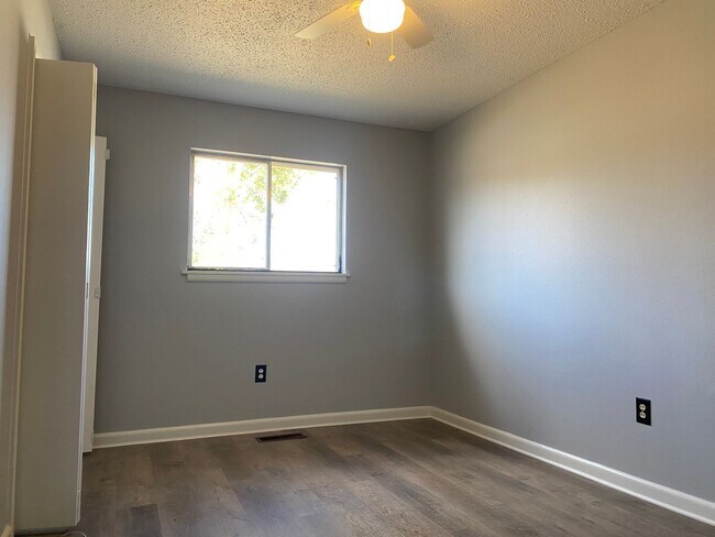 Building Photo - 406 Harper Ln
