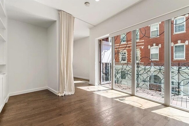 Building Photo - 126 Salem St