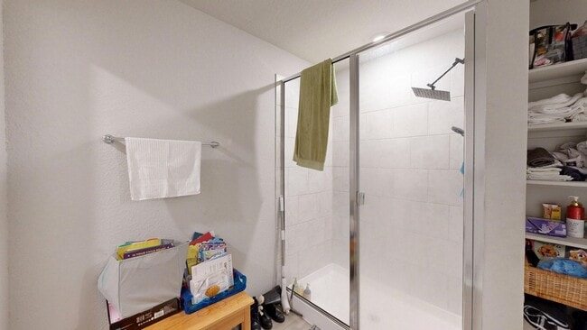Building Photo - 2 WEEKS FREE RENT + $2,195 + COMMUNITY SWIMMING POOL IN TEMPLE!!
