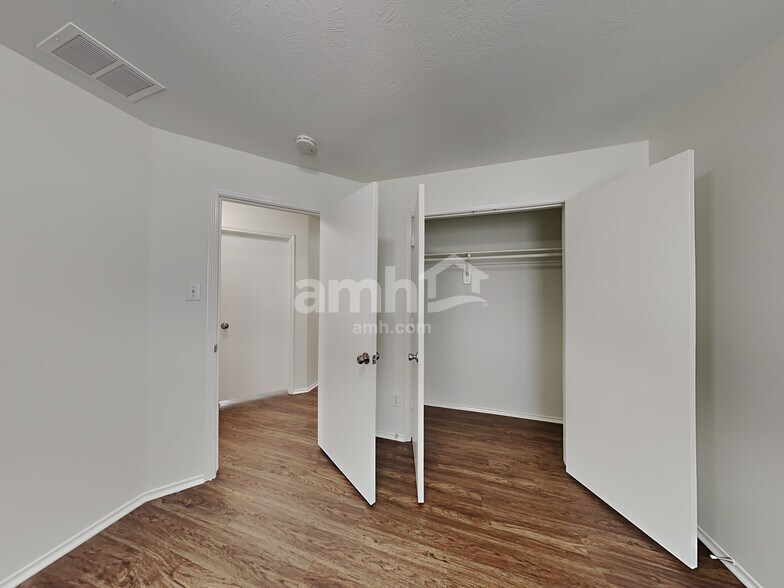 Building Photo - 7815 Chervil Ln