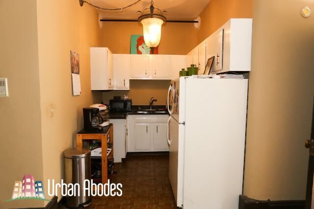 Building Photo - 2800 N Pine Grove Ave