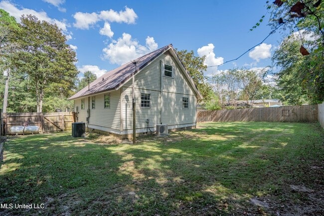 Building Photo - 1076 Lilinoe Way