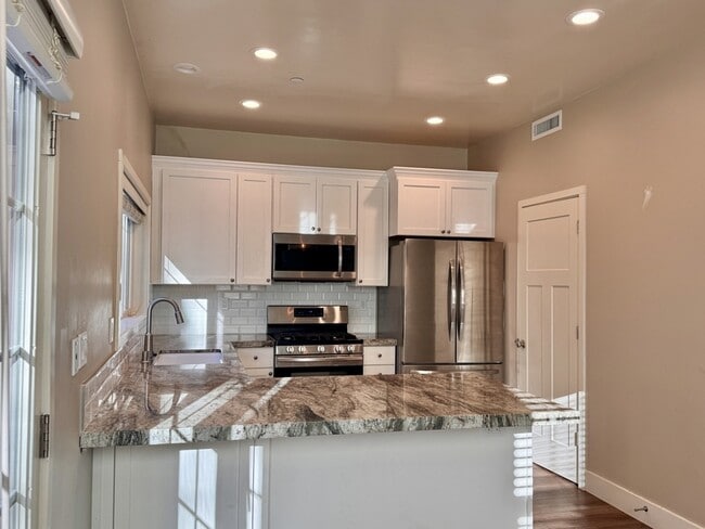 Building Photo - 230 Pello Ln