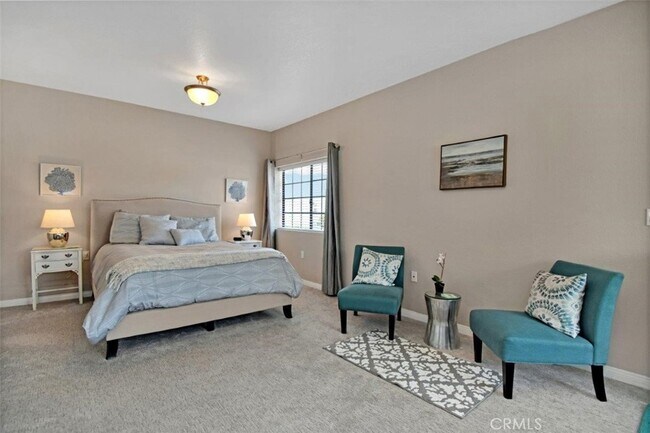 Building Photo - 328 Rosecrans Ave