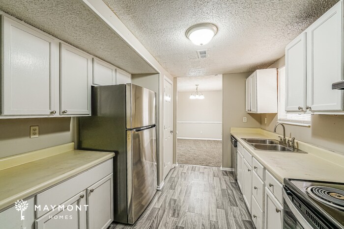 Building Photo - 656 15th Ct NW