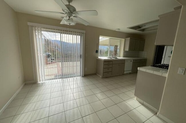 Building Photo - Large, well cared for, single family,  3/2 with Garage