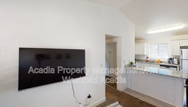 Building Photo - 571 N 10th Pl