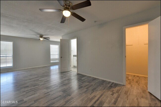 Building Photo - 1739 Russ Randall St