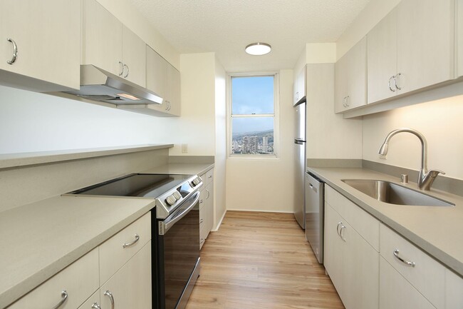 Building Photo - Diamond Head Vista...Breathtaking views, high floor, A/C, open lanai