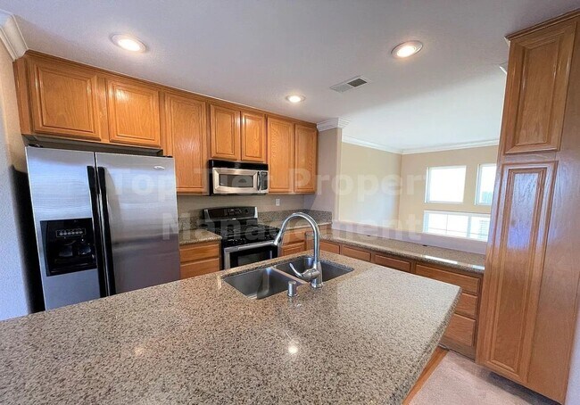 Building Photo - ***Gorgeous 2 bed / 2.5 bath / 1,202 sqft Townhome in Carmel Valley - Available 10/25***