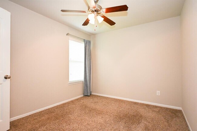 Building Photo - 29354 Dunns Creek Ct