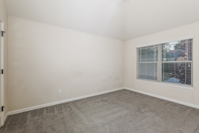 Building Photo - 576 Camano Way