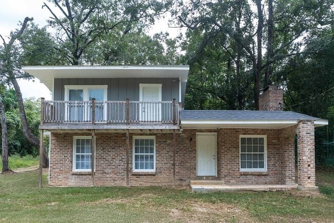 Primary Photo - 1118 Louise Dr