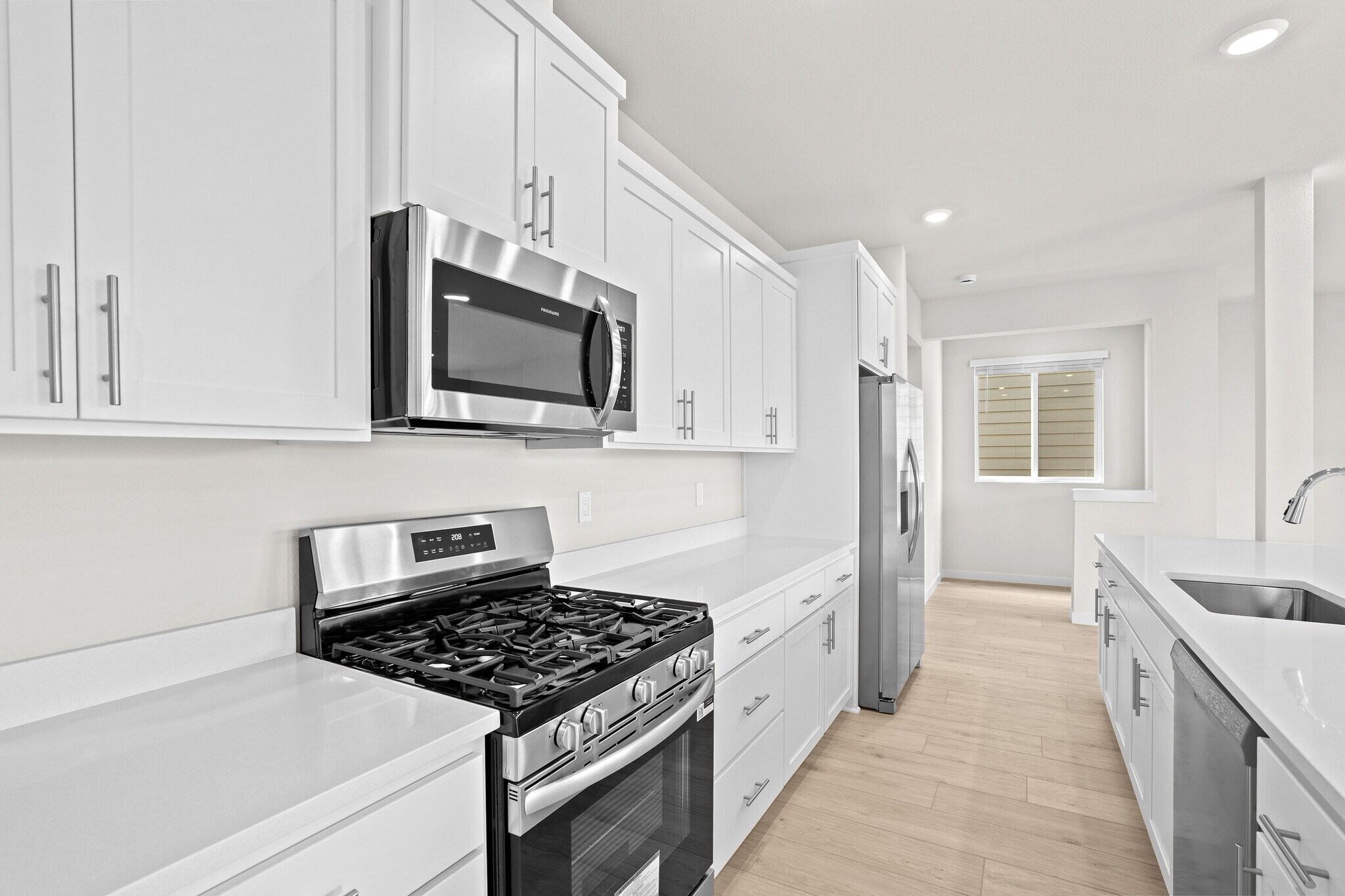 Building Photo - 9225 SW Vermillion Dr