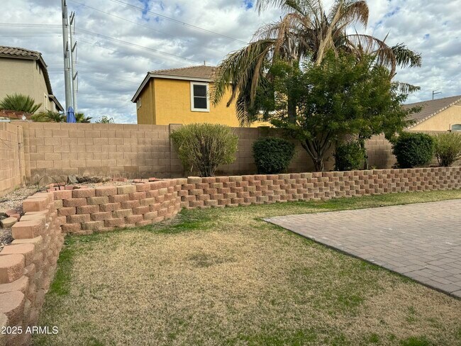 Building Photo - 11448 E Petra Ave