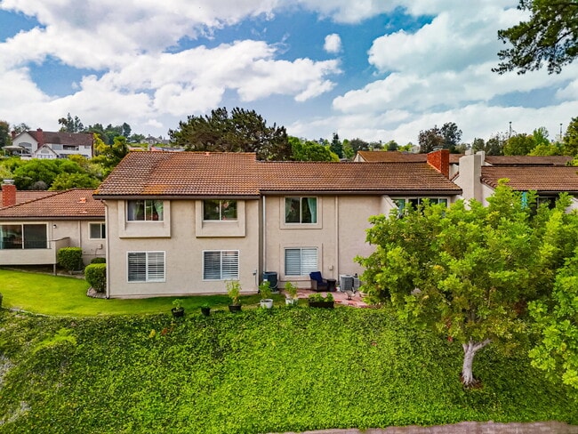 Building Photo - $3,200 - Charming 2-Bedroom + Optional 3rd Bedroom/Office Condo in Desirable Oaks North 55+ Commu...