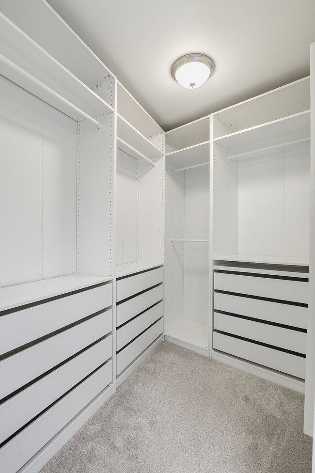 Building Photo - 619 Federal Ave E