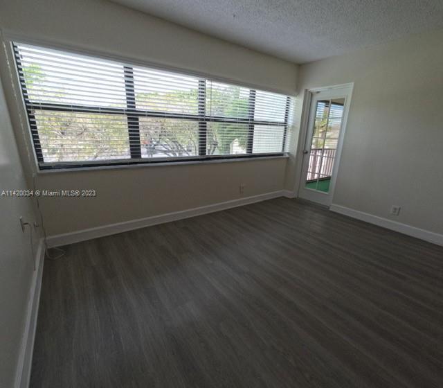 Building Photo - 301 Racquet Club Rd