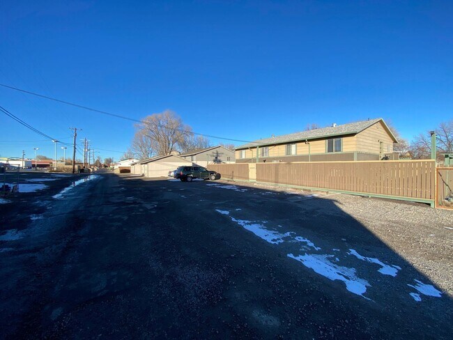 Building Photo - 810 Mary Anne Dr